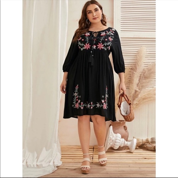 Plus Boho Floral Embroidered Smock Dress - Picture 2 of 5